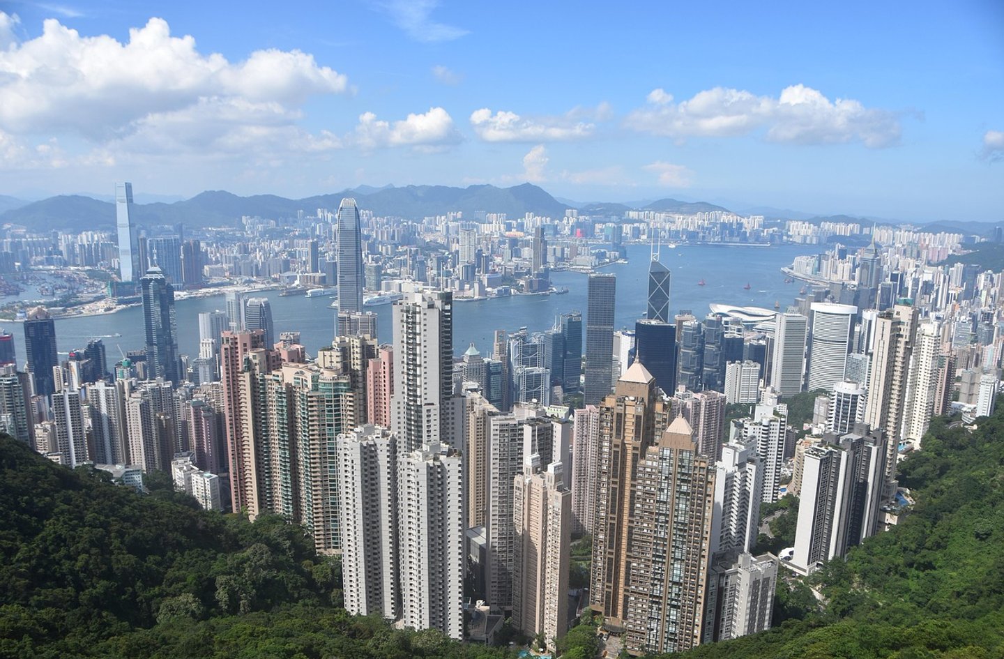 Switzerland and Hong Kong: The best combination in wealth planning for families and entrepreneurs worldwide 